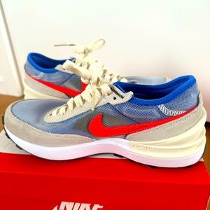 Brand New NIKE Waffle One- beige/blue/neon - brand new size 36 / 4Y